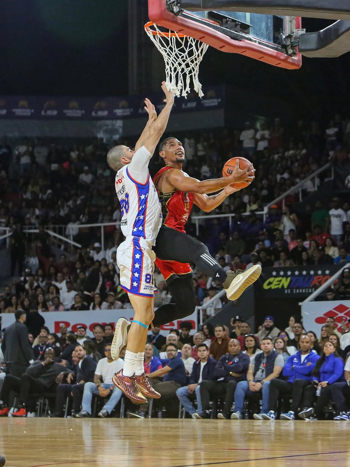 The Start of the Venezuelan Superior Basketball League Ignites Passion and Builds the Future of the National Team (English/Spanish)