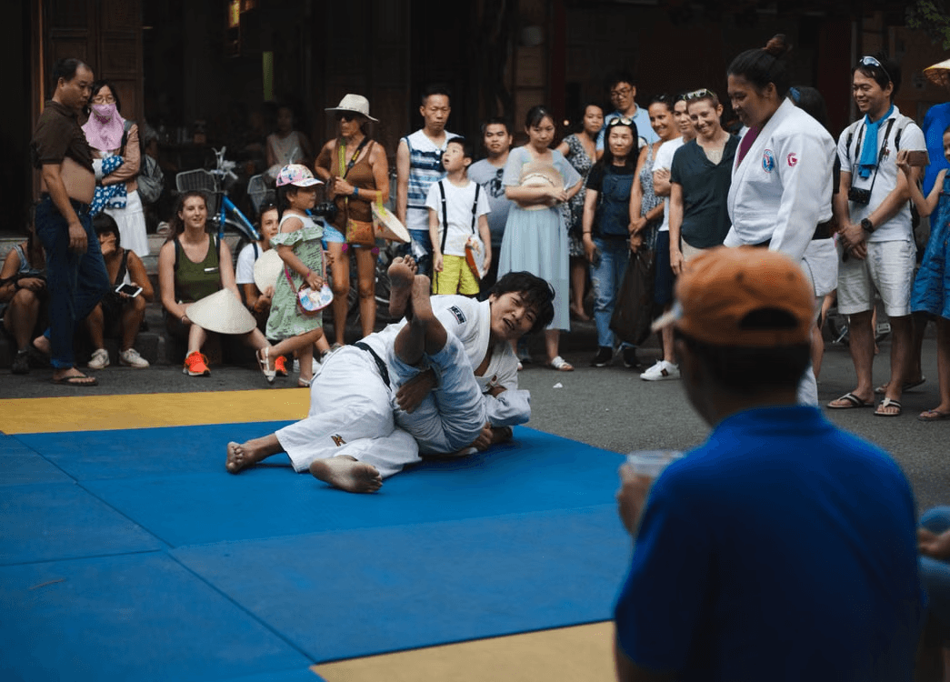 The Curious Case of the Chinese Judoka. ENG|ESP